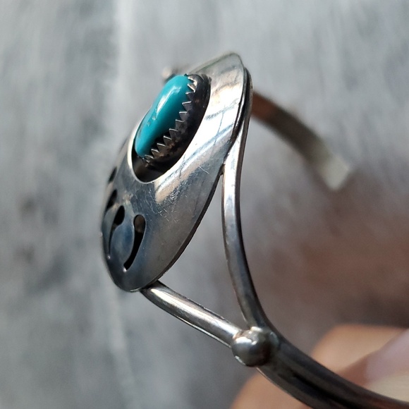 Silver and Turquoise Bear Paw Cuff Bracelet Adjustable Native Tribal Indigenous - Picture 9 of 9